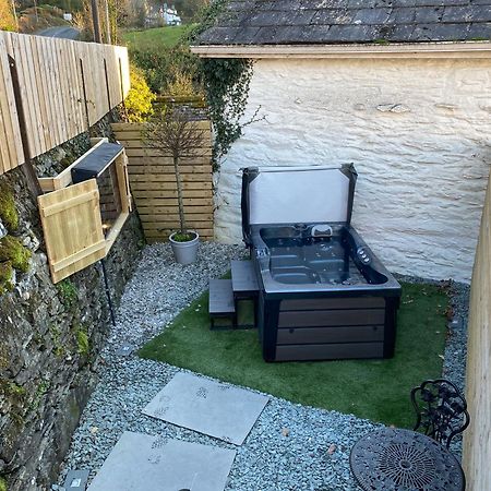 Stunning Cottage Grade 2 Listed With Parking And Hot Tub ボウネス＝オン＝ウィンダミア エクステリア 写真