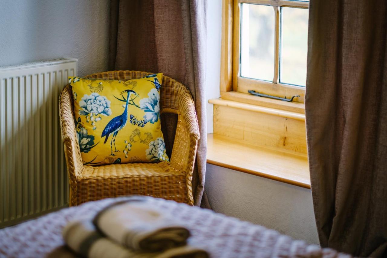Stunning Cottage Grade 2 Listed With Parking And Hot Tub ボウネス＝オン＝ウィンダミア エクステリア 写真