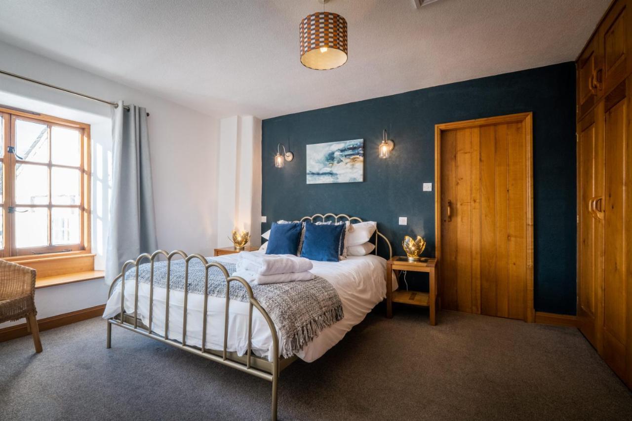 Stunning Cottage Grade 2 Listed With Parking And Hot Tub ボウネス＝オン＝ウィンダミア エクステリア 写真