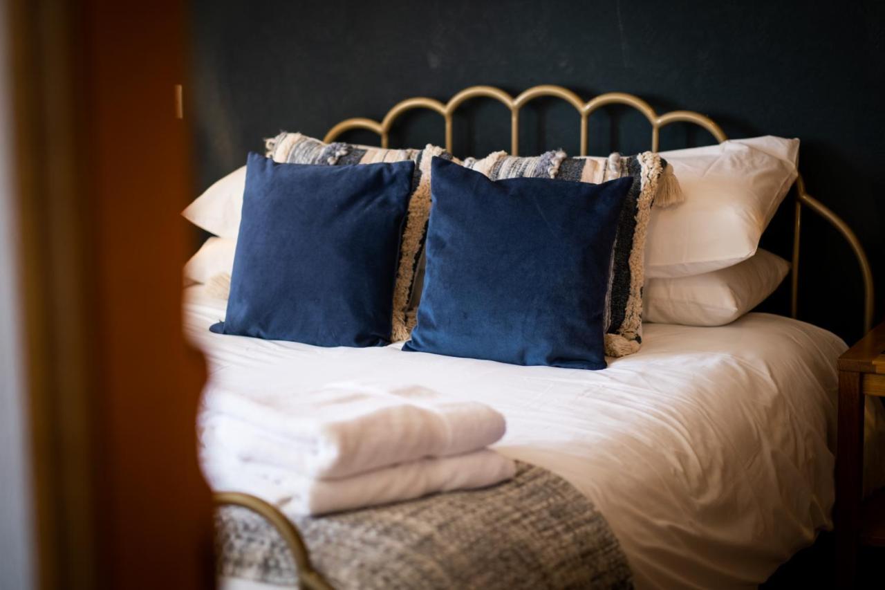 Stunning Cottage Grade 2 Listed With Parking And Hot Tub ボウネス＝オン＝ウィンダミア エクステリア 写真
