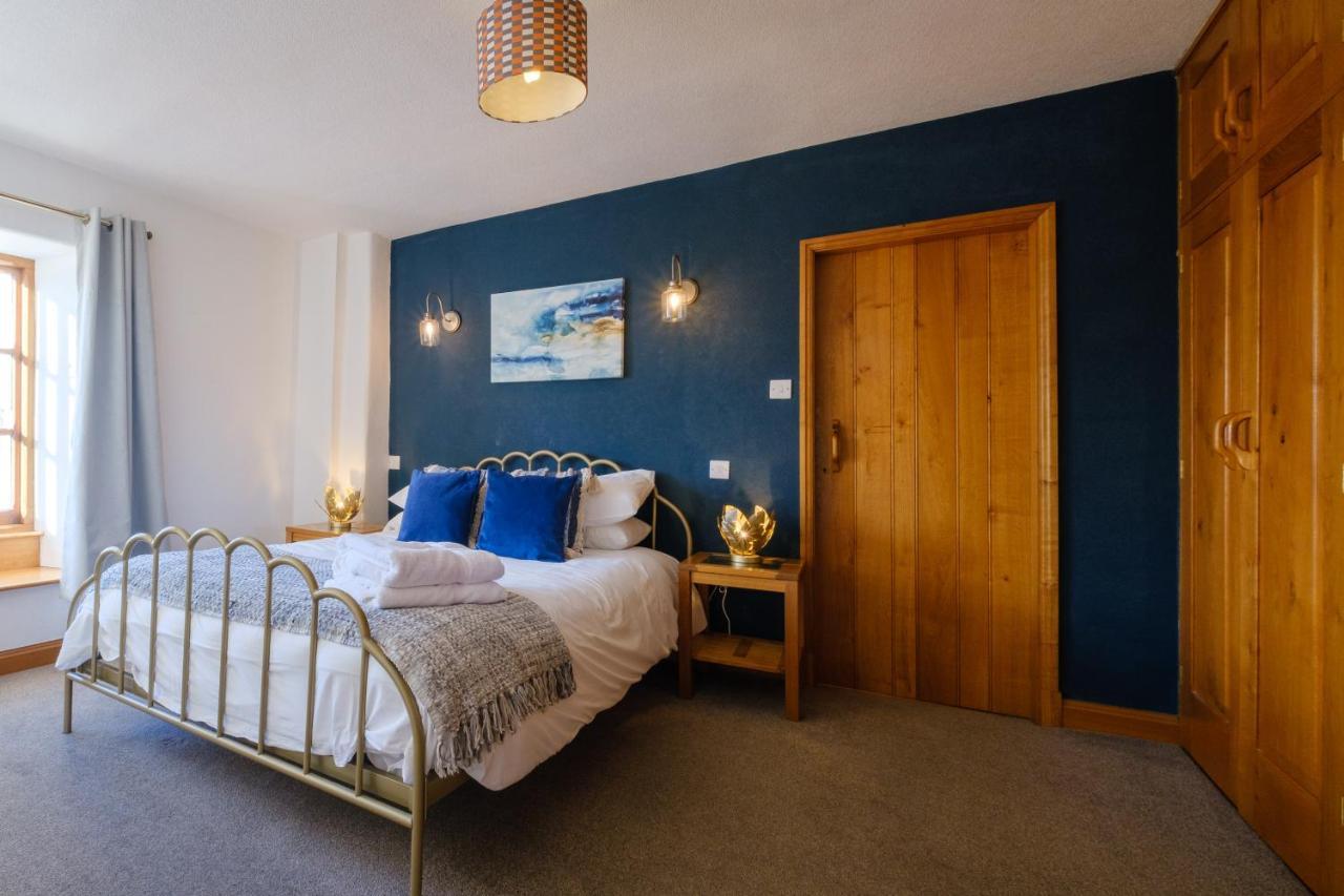 Stunning Cottage Grade 2 Listed With Parking And Hot Tub ボウネス＝オン＝ウィンダミア エクステリア 写真
