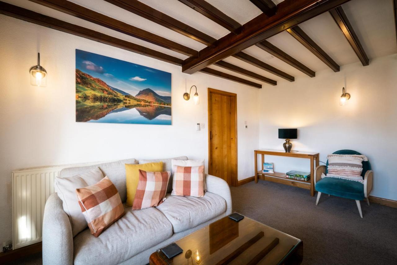 Stunning Cottage Grade 2 Listed With Parking And Hot Tub ボウネス＝オン＝ウィンダミア エクステリア 写真