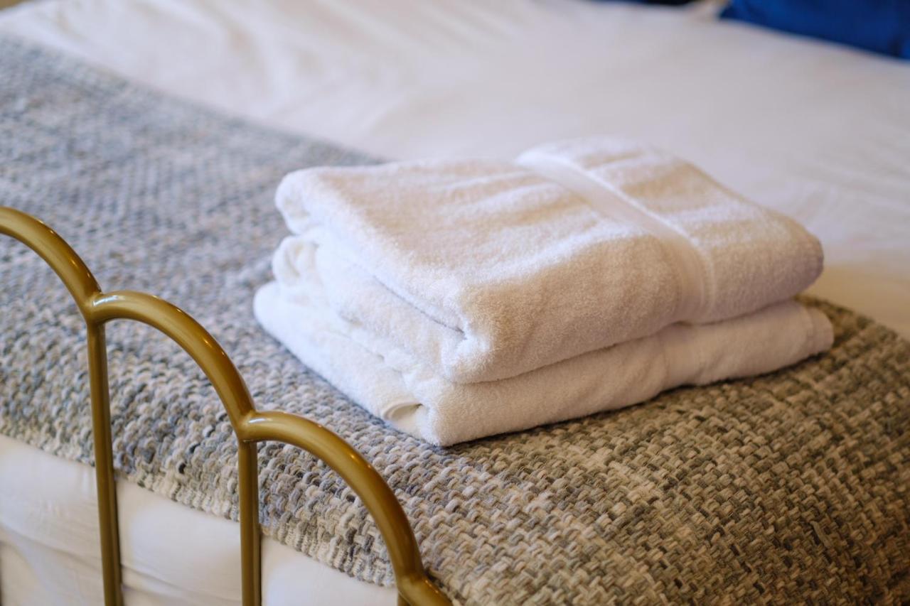 Stunning Cottage Grade 2 Listed With Parking And Hot Tub ボウネス＝オン＝ウィンダミア エクステリア 写真