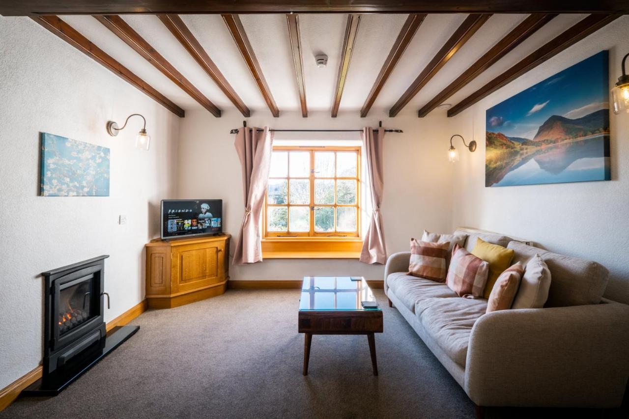 Stunning Cottage Grade 2 Listed With Parking And Hot Tub ボウネス＝オン＝ウィンダミア エクステリア 写真