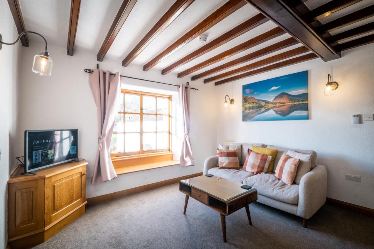 Stunning Cottage Grade 2 Listed With Parking And Hot Tub ボウネス＝オン＝ウィンダミア エクステリア 写真