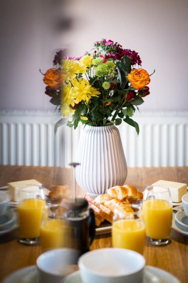 Stunning Cottage Grade 2 Listed With Parking And Hot Tub ボウネス＝オン＝ウィンダミア エクステリア 写真