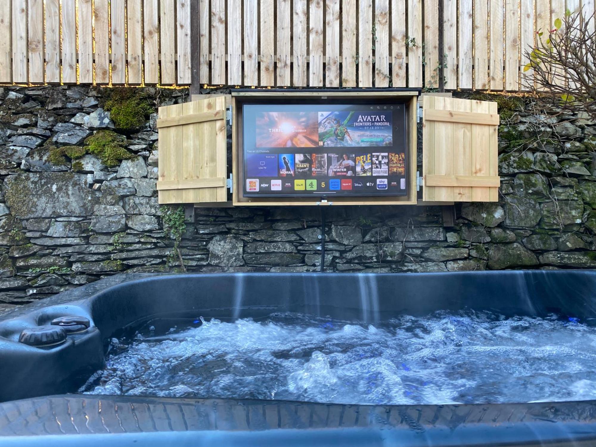 Stunning Cottage Grade 2 Listed With Parking And Hot Tub ボウネス＝オン＝ウィンダミア エクステリア 写真