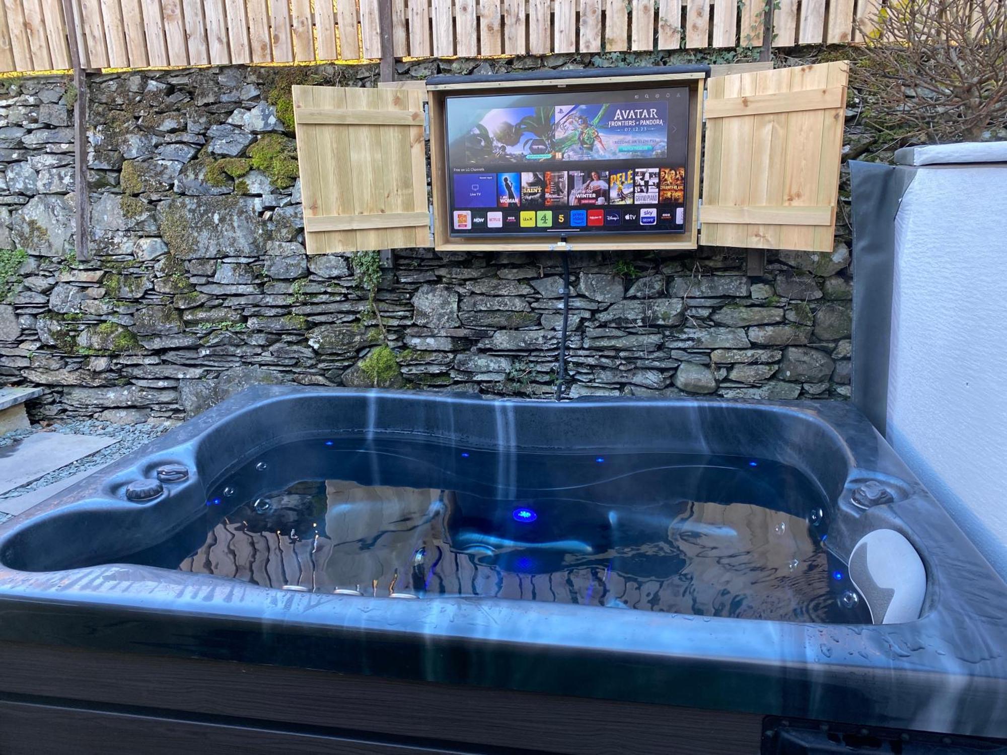 Stunning Cottage Grade 2 Listed With Parking And Hot Tub ボウネス＝オン＝ウィンダミア エクステリア 写真
